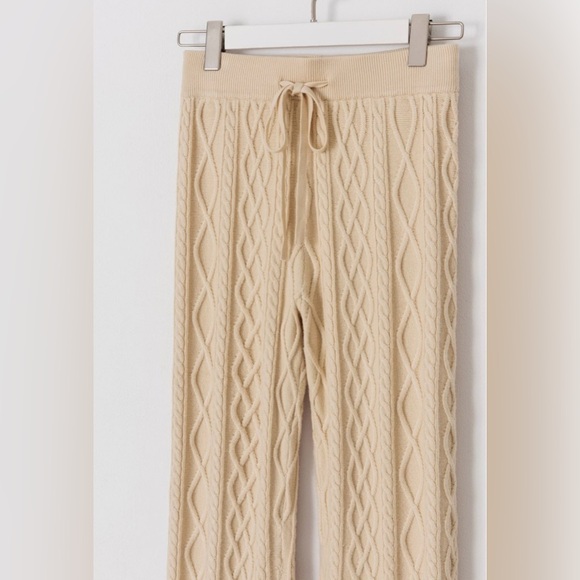 By The Fireplace Cable
Knit Pants - Picture 7 of 7
